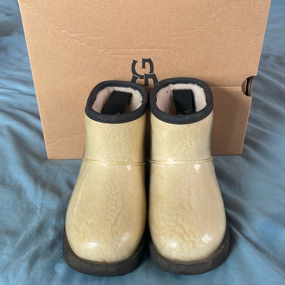 Kids Classic Clear Mini II, cream color, barely used